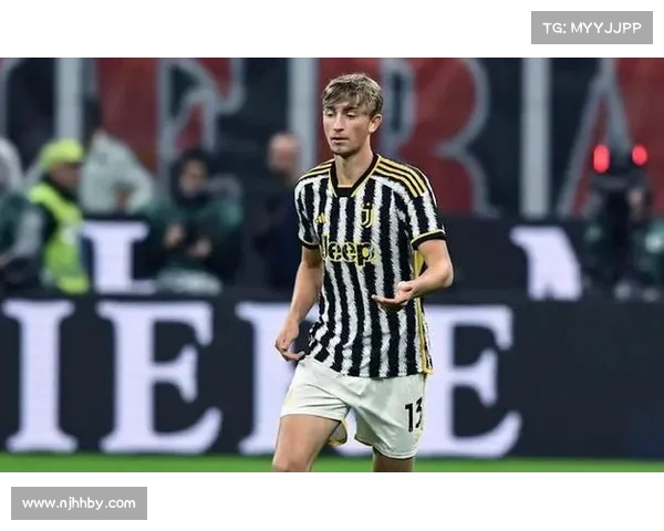 迪马济奥：亚特兰大主帅伊万-尤里奇因病住院后已顺利出院恢复中