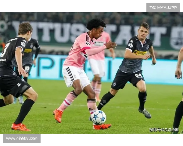 德甲联赛防守战术解析：从高压逼抢到区域防守的多样化运用