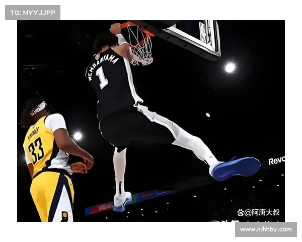 激战四季度精彩纷呈 NBA赛场巅峰对决精彩瞬间回顾 激战四季度精彩纷呈 NBA赛场巅峰对决精彩瞬间回顾